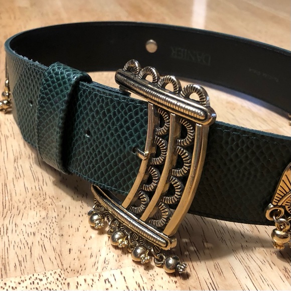 Vintage Leather Danier Reptile Grain Belt with gold-tone embellishment - Picture 2 of 10